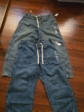 Gap- 2 Pairs Of Women's Jeans With Drawstring.